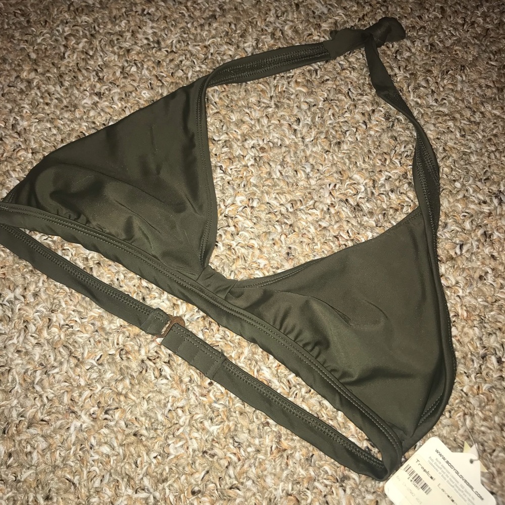 🏷 🆕🔥✨PRICE DROP✨🔥 Olive Green Bikini Top NWT